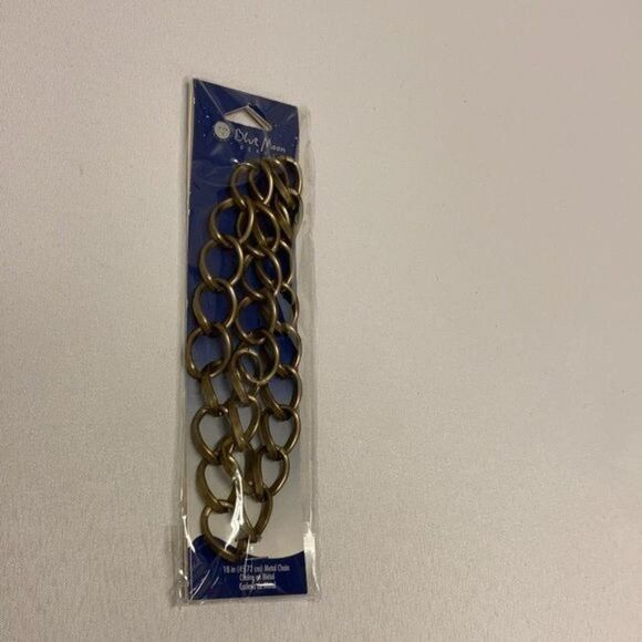 18” Large Gold Tone Metal Chain - Picture 2 of 4